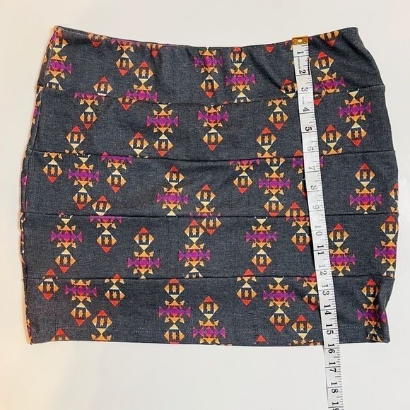 NOLLIE Aztec tribal colorful print gray mini skirt - Picture 5 of 7